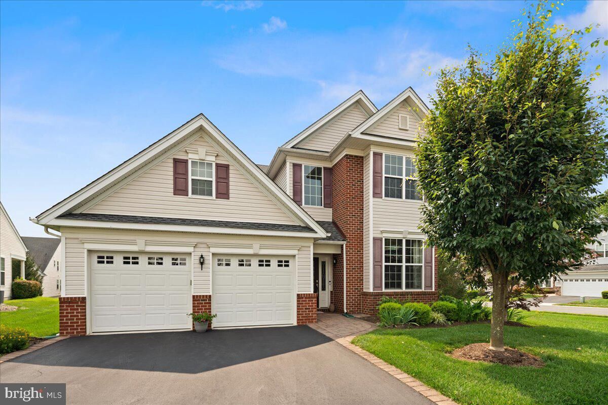 Property Photo:  19 Dunwell Drive  NJ 08824 