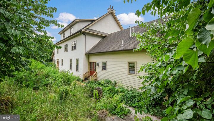 Property Photo: 6 Dorothy Circle PA 19468