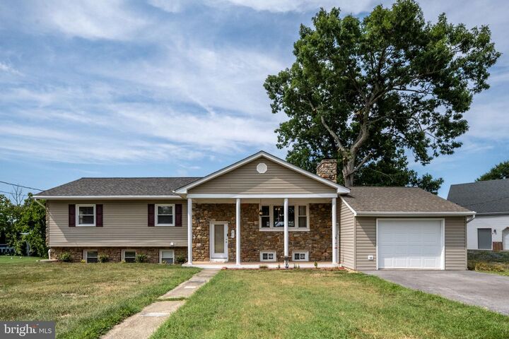 Property Photo:  21 Waterview Point  VA 22443 