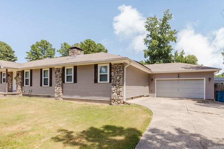 Property Photo: 1602 Woodland Dr AR 72022