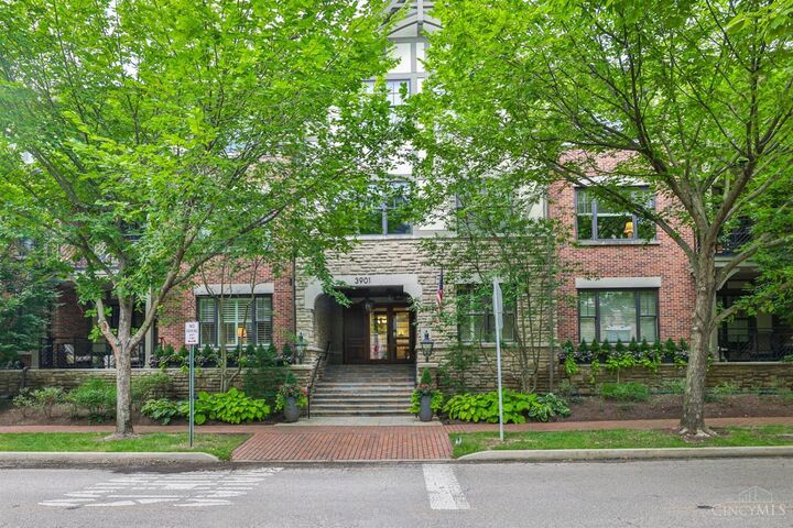 3901 West Street  Mariemont OH 45227 photo