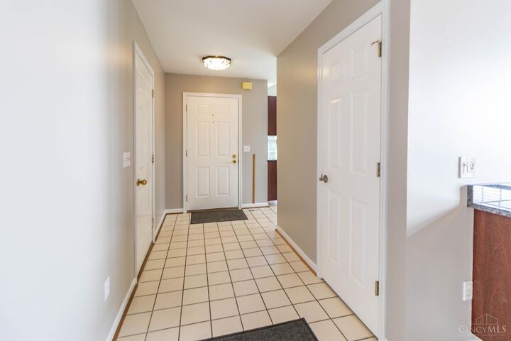 Property Photo: 1019 Wittshire Lane OH 45255