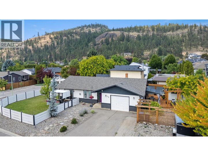 Photo de la propriété:  308 McTavish Road  BC V1V 1P2 