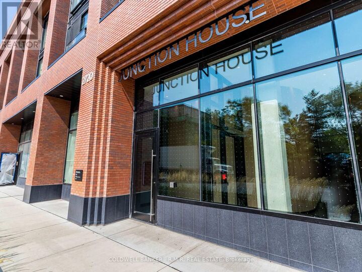 Property Photo:  2720 Dundas Street West Street West 703  ON M6P 0C3 