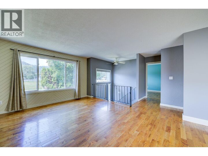 Photo de la propriété:  4588 Cammeray Drive  BC V2H 1L4 