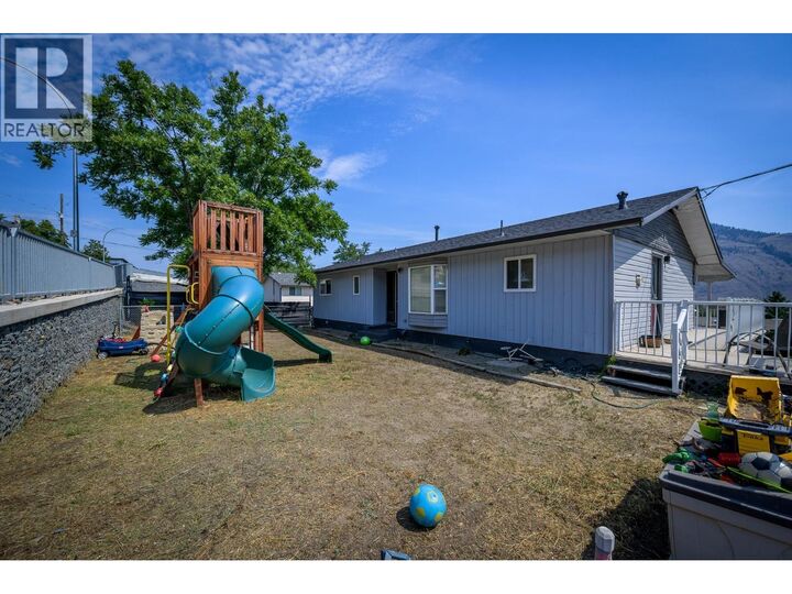 Photo de la propriété: 880 Woodhaven Drive BC V2B 6E5
