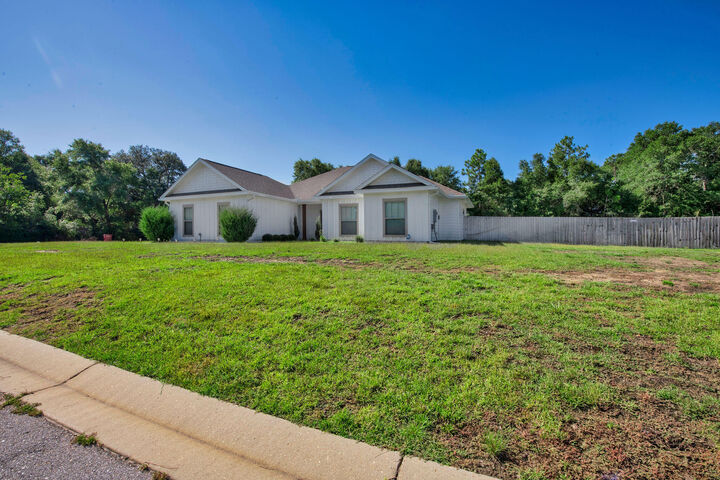 Property Photo: 195 Wheat Drive FL 32536