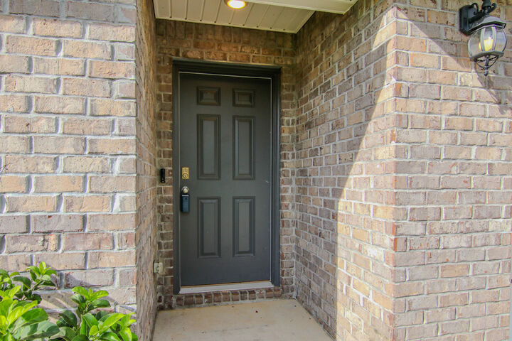 Property Photo:  808 Moorhen Way  FL 32539 