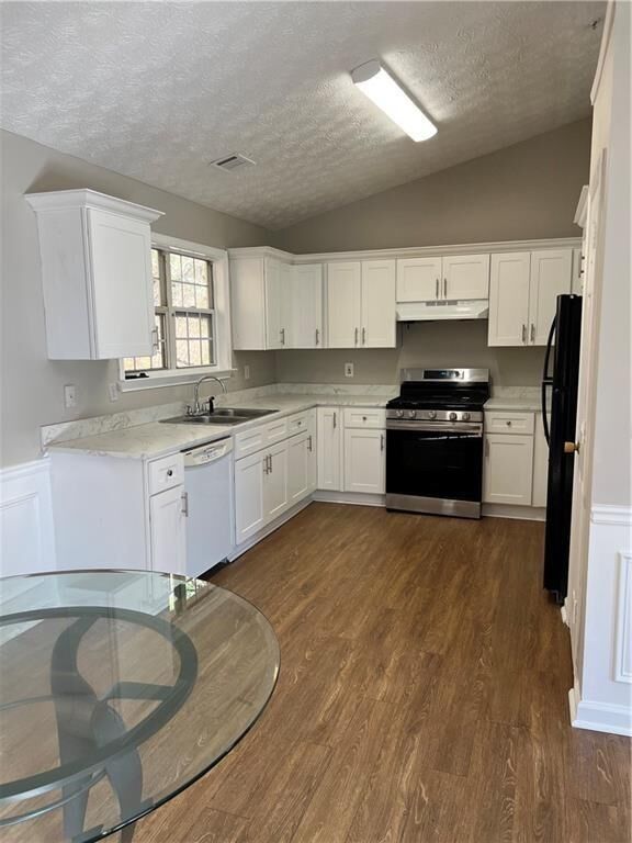 Property Photo:  1521 Evanston Court  GA 30062 