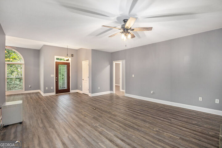 Property Photo: 8148 Lakeview Parkway GA 30180