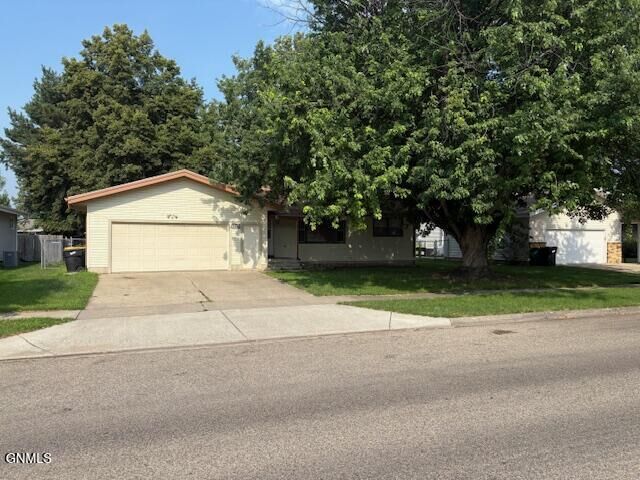 1620 S 3rd Street  Bismarck ND 58504 photo