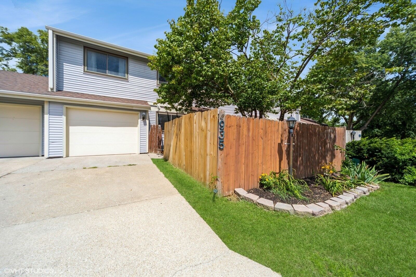 Property Photo:  935 Breezewood Circle  IA 50009 