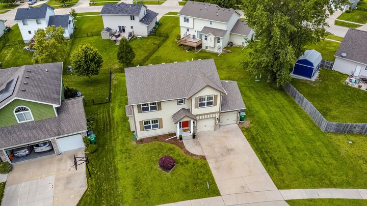 Property Photo:  2010 SE Clover Ridge Drive  IA 50021 