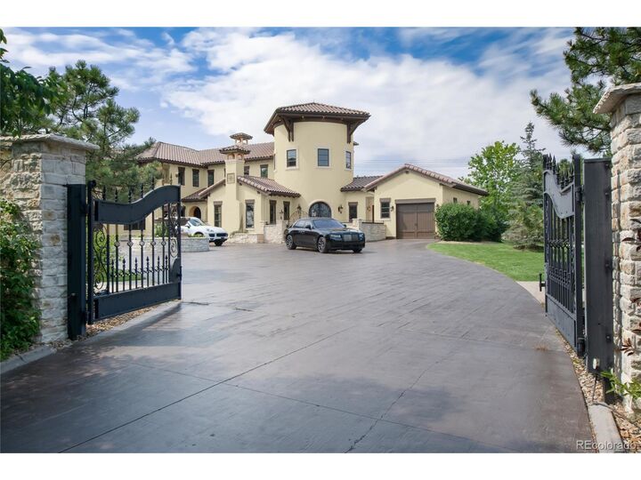 Property Photo: 8417 High Ridge Ct CO 80108