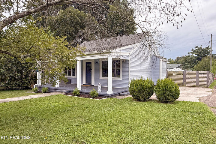 Property Photo: 900 Banks Ave TN 37917