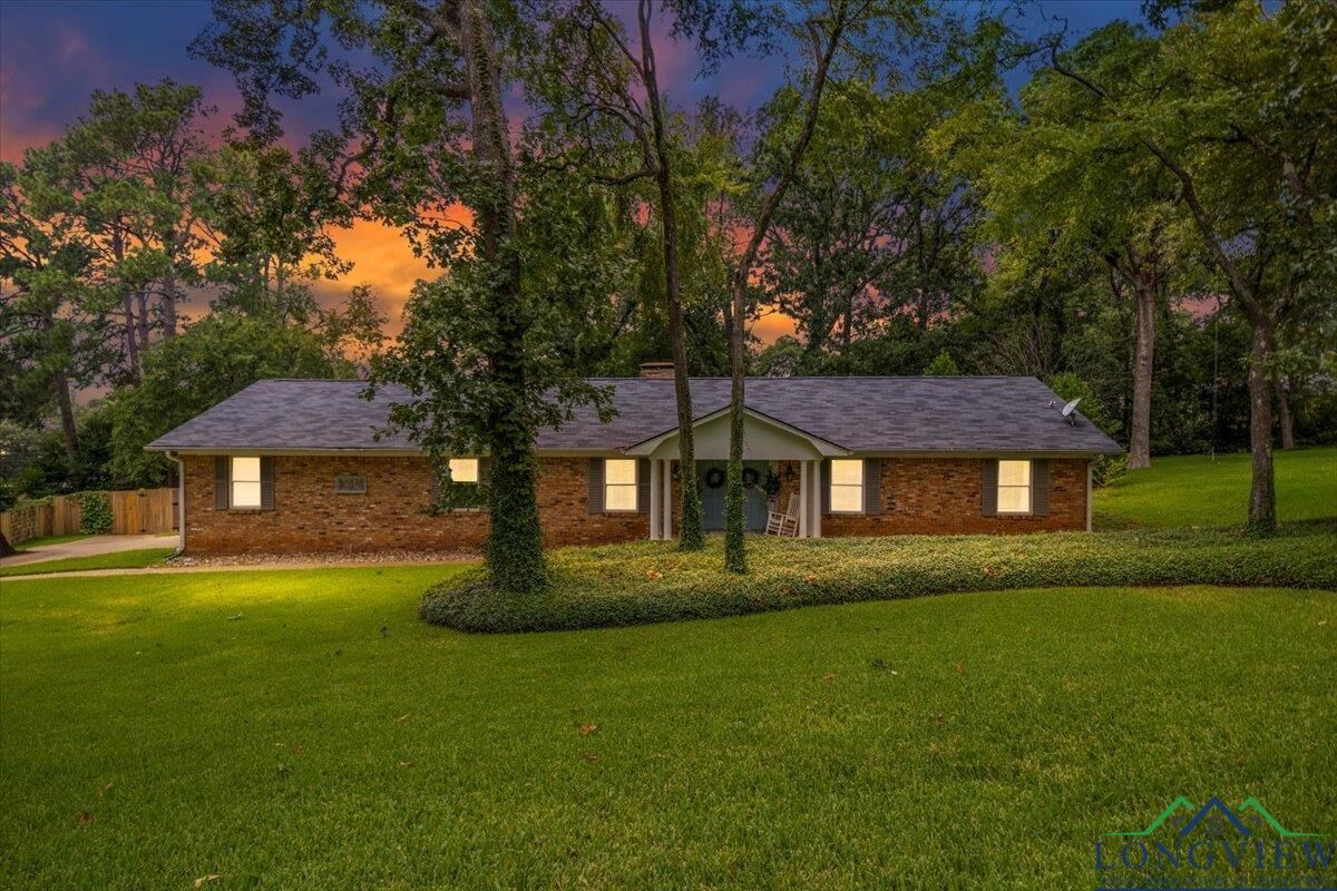 Property Photo:  2927 Fry Avenue  TX 75701 