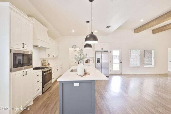 Property Photo:  5005 Prentiss Avenue  TX 79407 