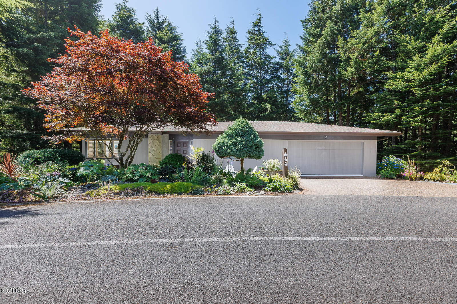 Property Photo: 464 Salishan Hills Drive OR 97367