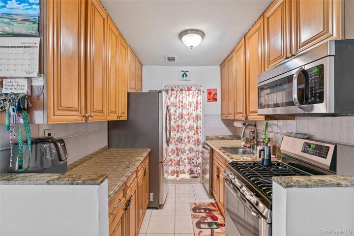 Property Photo:  1778 Undercliff Avenue  NY 10453 