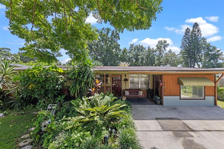 Property Photo:  7627 Daetwyler Drive  FL 32812 