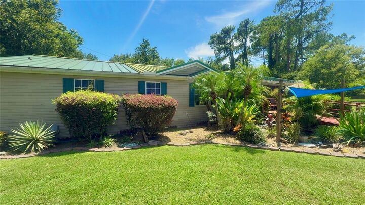 Property Photo: 29913 Briarthorn Loop FL 33545