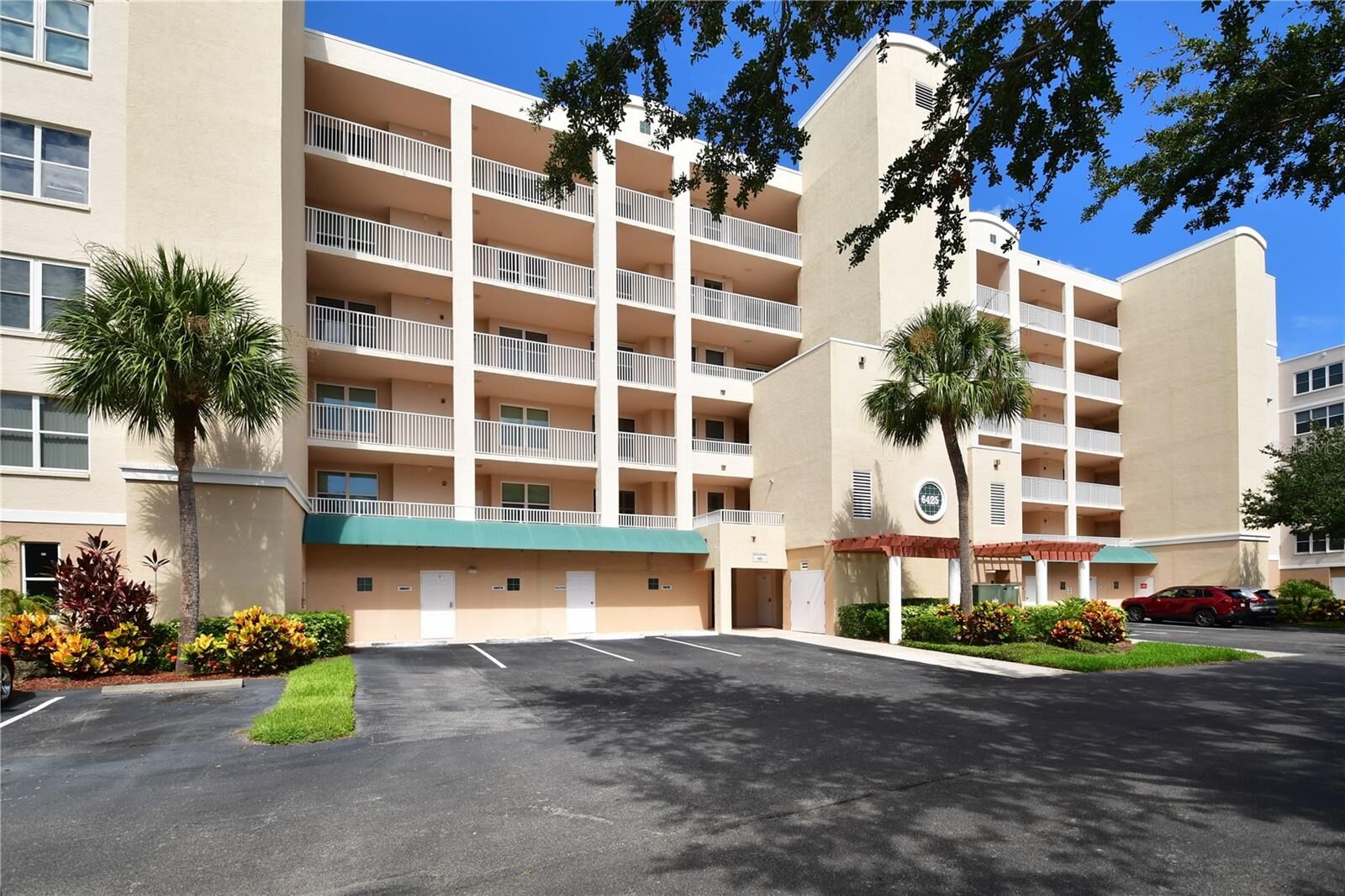 Property Photo: 6425 Shoreline Drive 10102 FL 33708