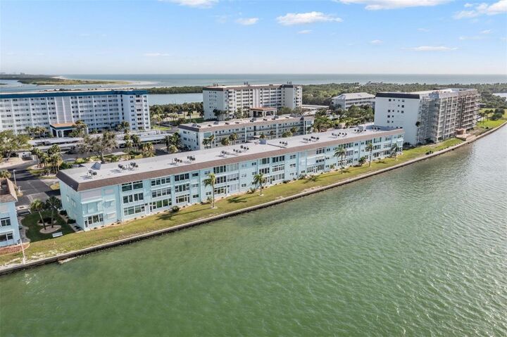 Property Photo:  7 Dunoon Place 304  FL 34698 