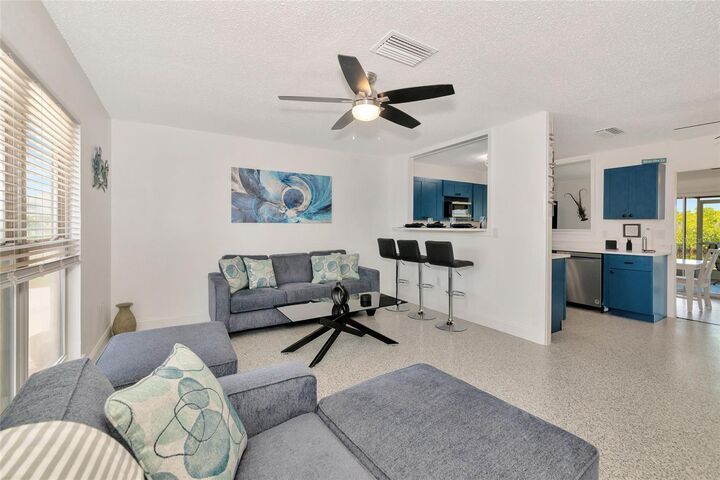 Property Photo:  2306 41st Street E  FL 34208 