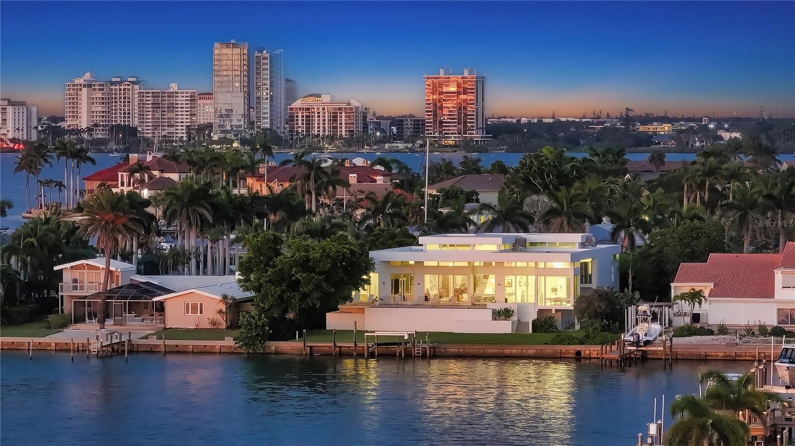 Property Photo:  310 Bird Key Drive  FL 34236 