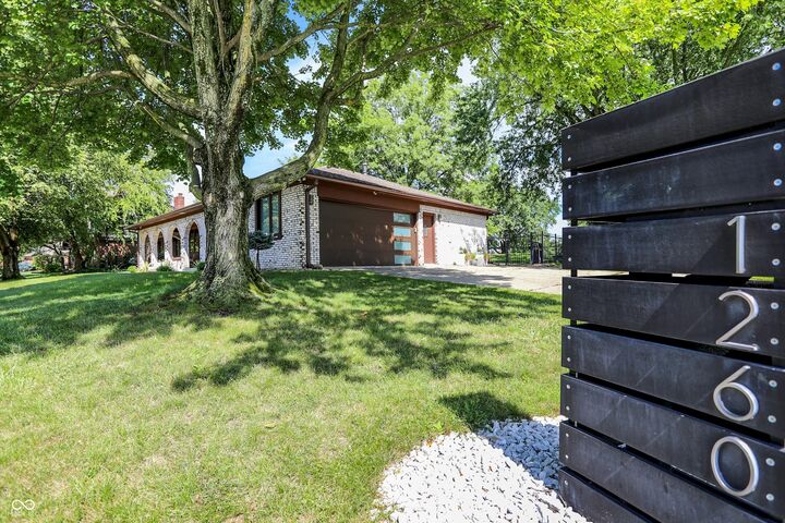 Property Photo:  1260 Diablo Road  IN 46143 