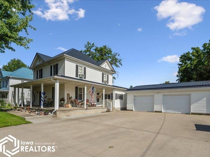 Property Photo:  1119 Main Street  IA 52637 