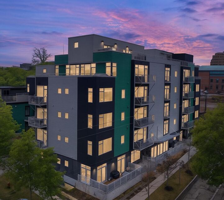 121 W Kingsley 502  Ann Arbor MI 48103 photo