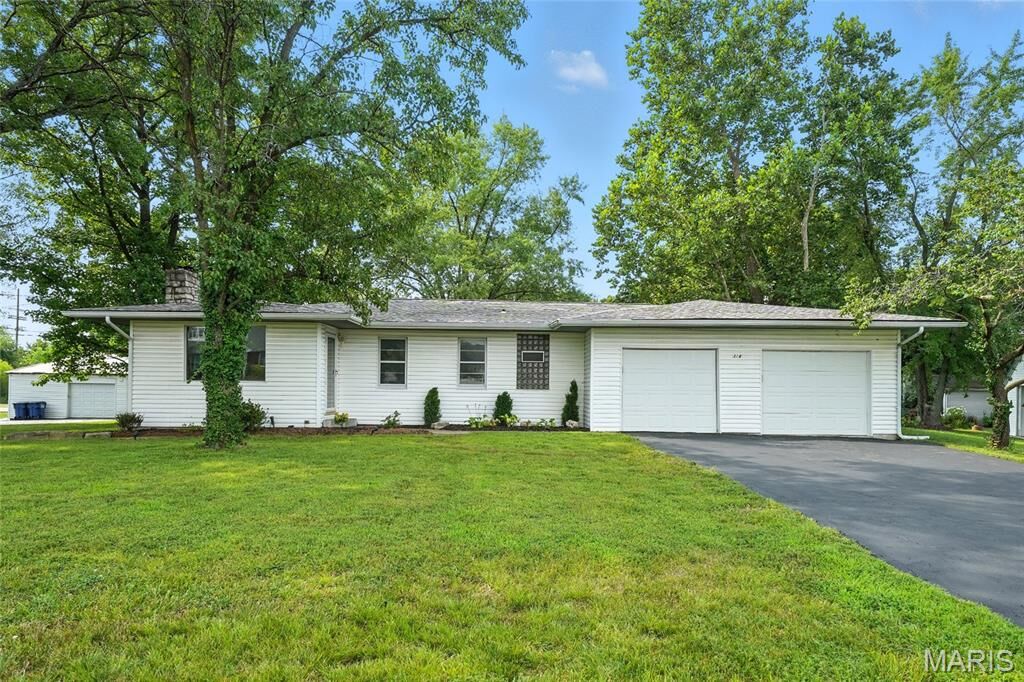 Property Photo:  318 W 2nd Street N  MO 63390 