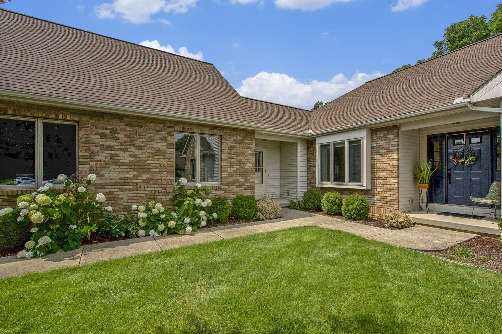 Property Photo:  2540 Meadowbrook Lane  MI 49201 