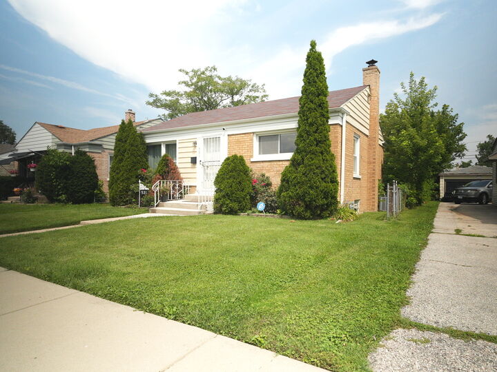 Property Photo:  531 48th Avenue  IL 60104 