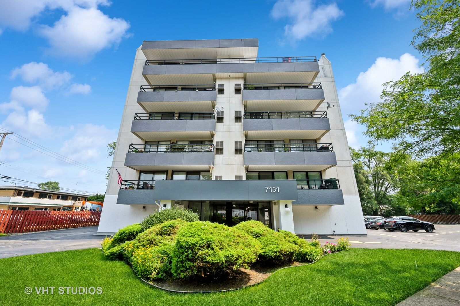 Property Photo:  7131 N Caldwell Avenue 5S  IL 60646 