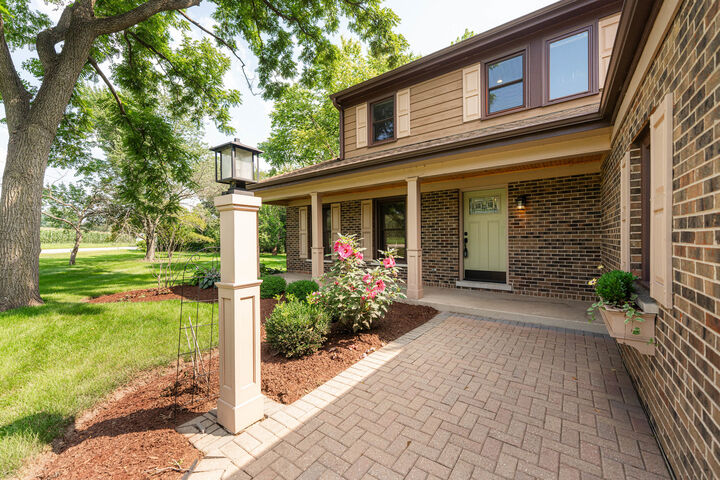 Property Photo:  40W630 Winchester Way  IL 60175 