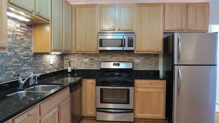 Property Photo: 3000 W Lawrence Avenue 3H IL 60625
