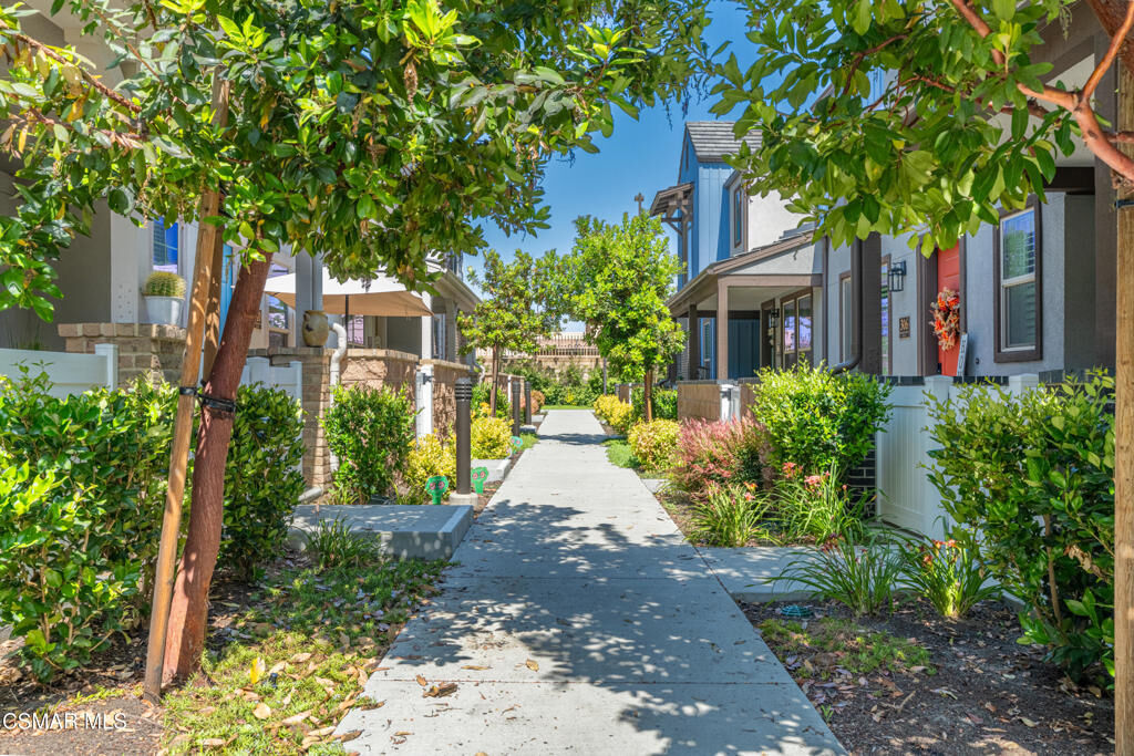 Property Photo:  310 Farmhouse Drive 4  CA 93065 