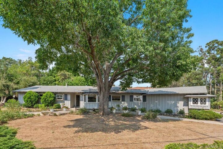 Property Photo:  9680 Vista Del Sol  CA 91977 