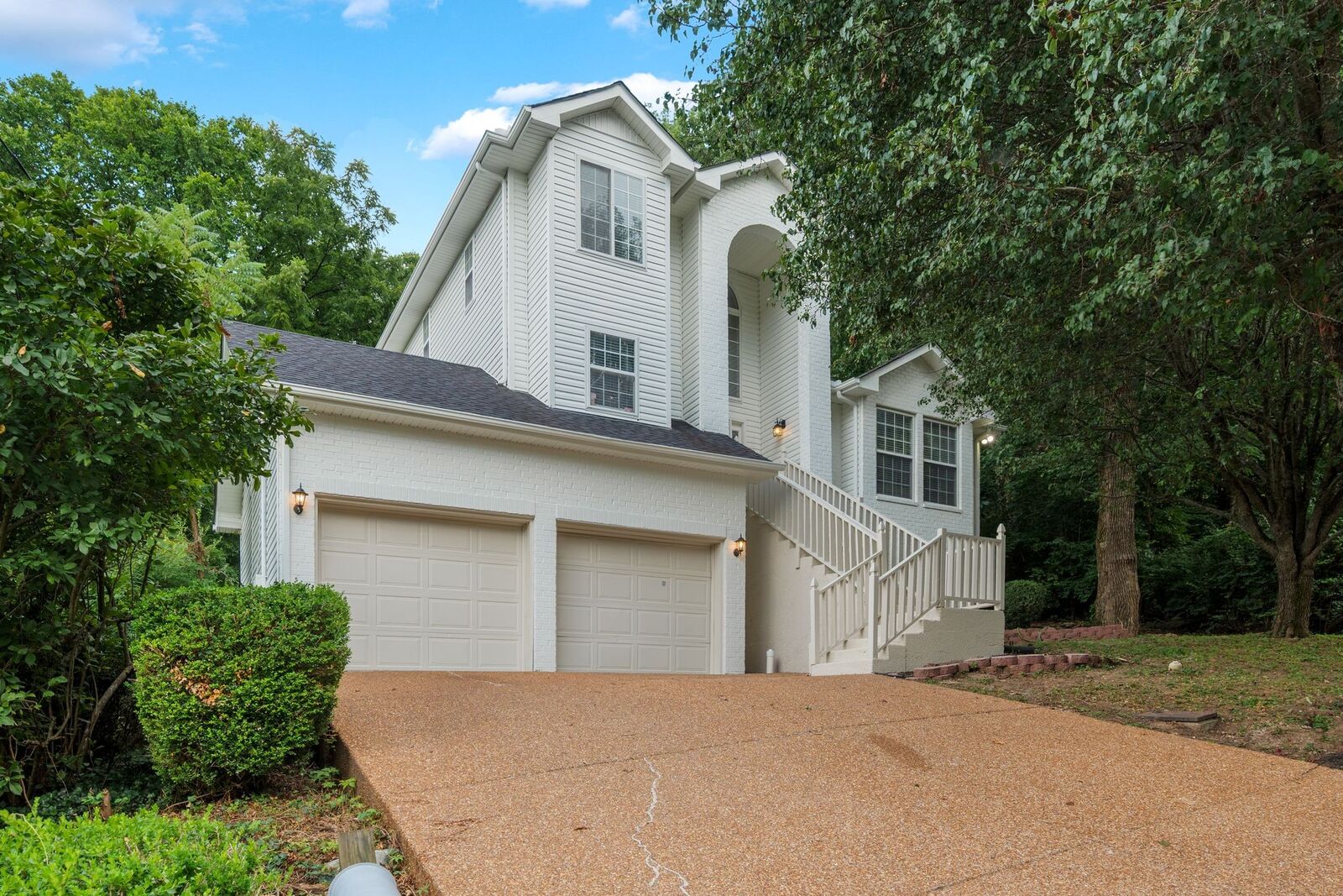 Property Photo: 221 Walking Horse Hill TN 37211
