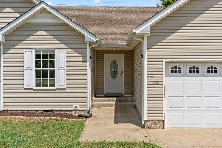 Property Photo: 356 Chalet Cir TN 37040