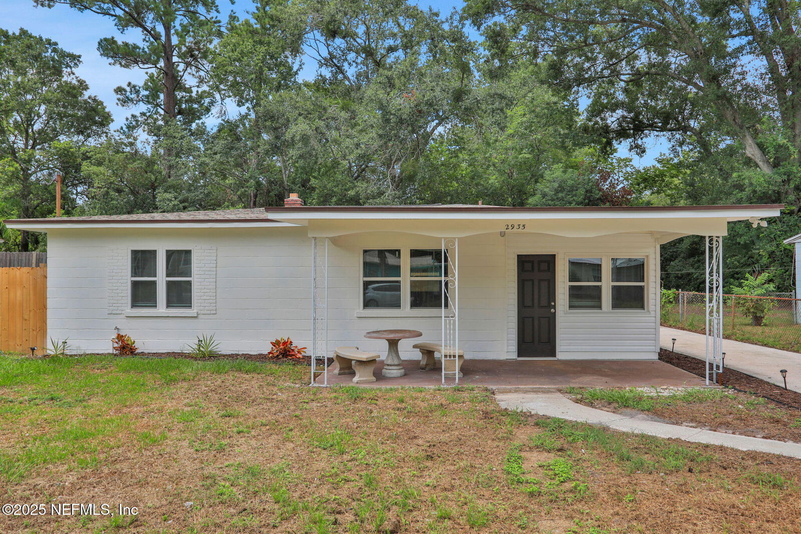 Property Photo: 2935 W 10th Street FL 32254