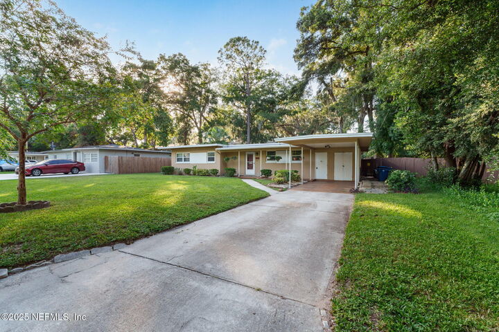 Property Photo: 5861 Michigan Avenue FL 32211