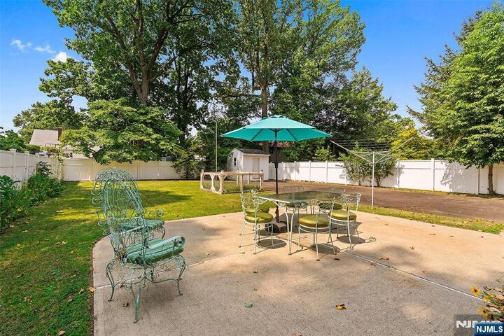 Property Photo:  493 W Anderson Street  NJ 07601 