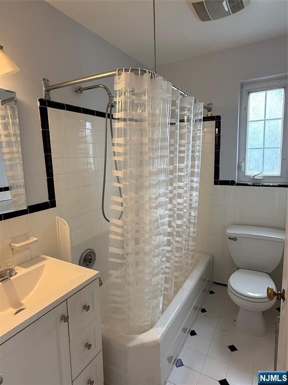 Property Photo:  63 W Hudson Avenue A24  NJ 07631 