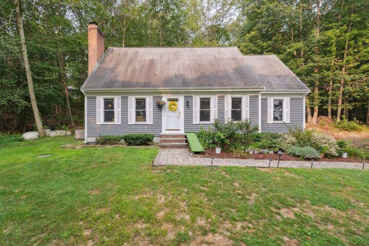 Property Photo:  29 Fairlane Drive  NH 03110 