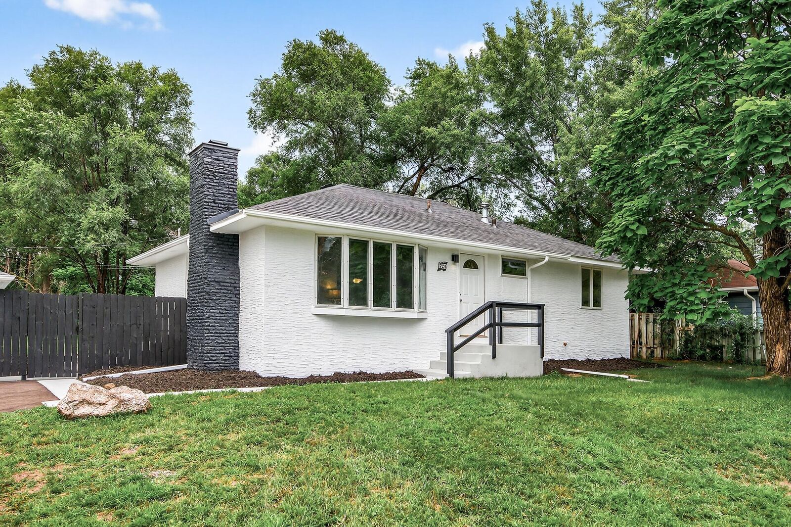 Property Photo: 729 40th Lane MN 55303