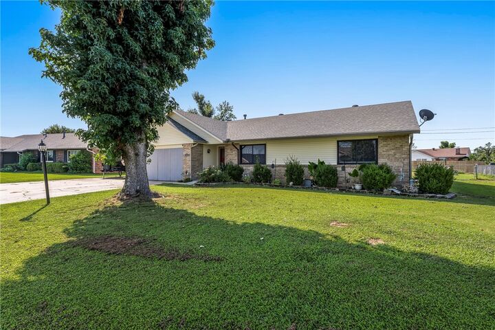 2512 W Beau Drive  Rogers AR 72758 photo