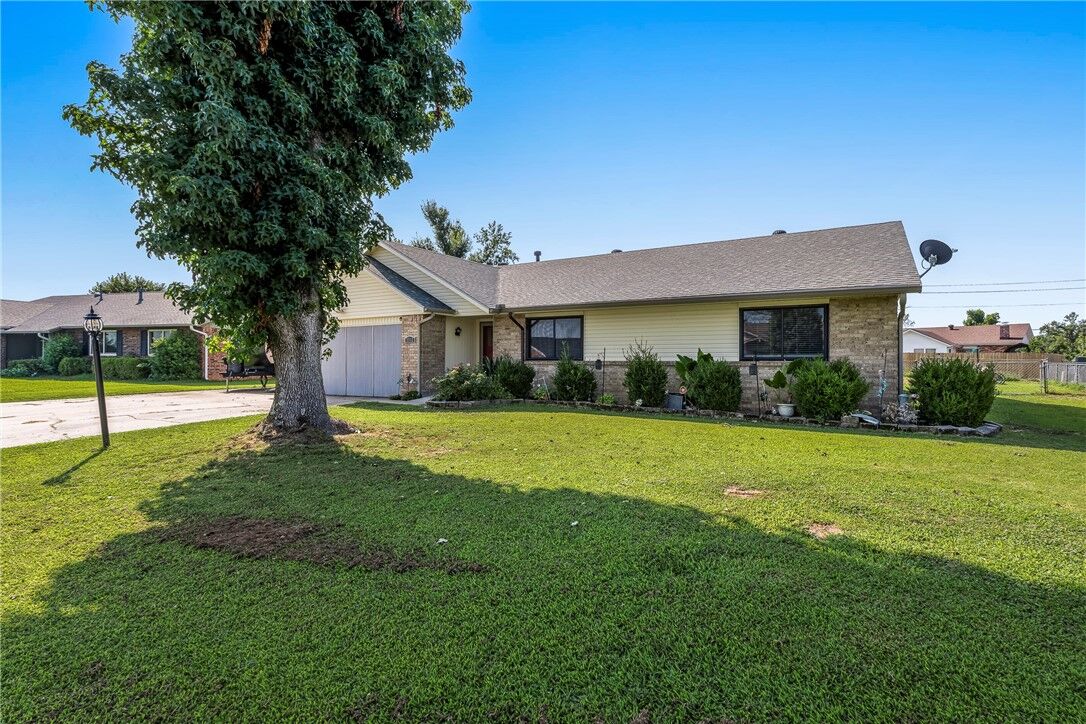 Property Photo: 2512 W Beau Drive AR 72758